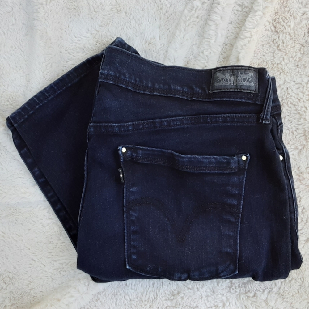 Levi's Straight Leg Cropped Mom Jeans (Literally)